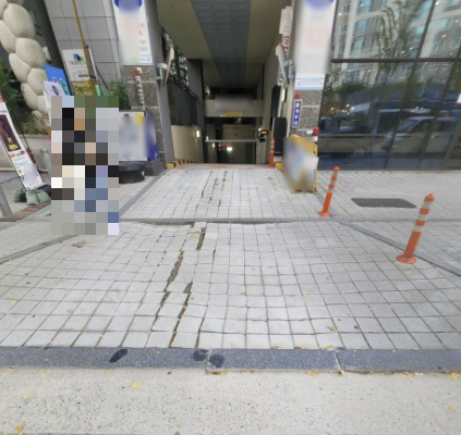 건물 진입로 보도블럭 보수 시공 전